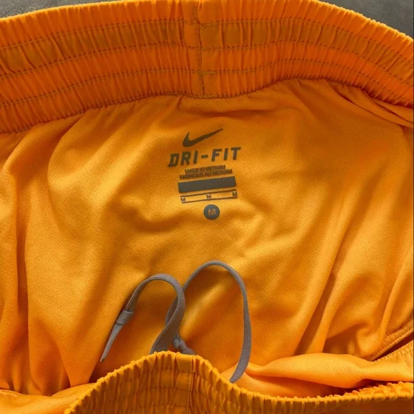 Nike Training Shorts - Picture 3 of 3